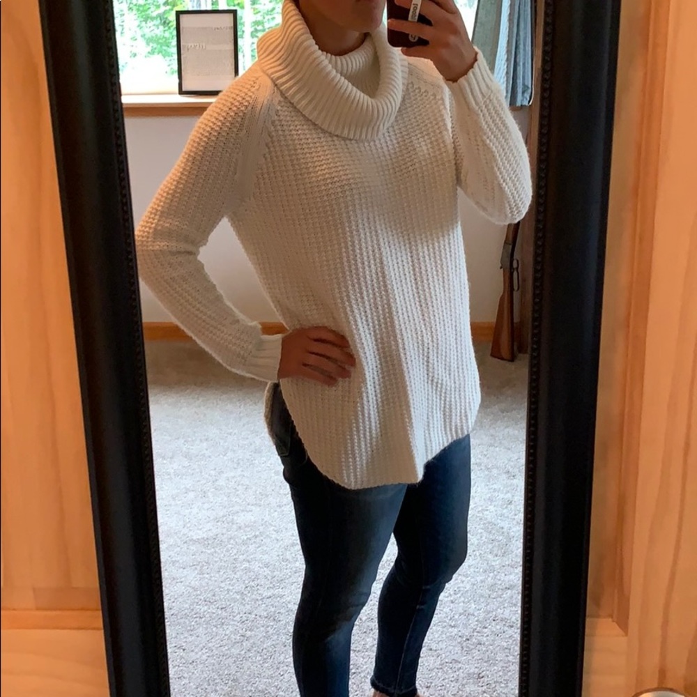 White sweater, size S